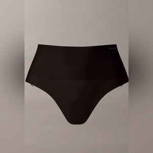 NWT • Calvin Klein • Second Skin Thong • Sz Large